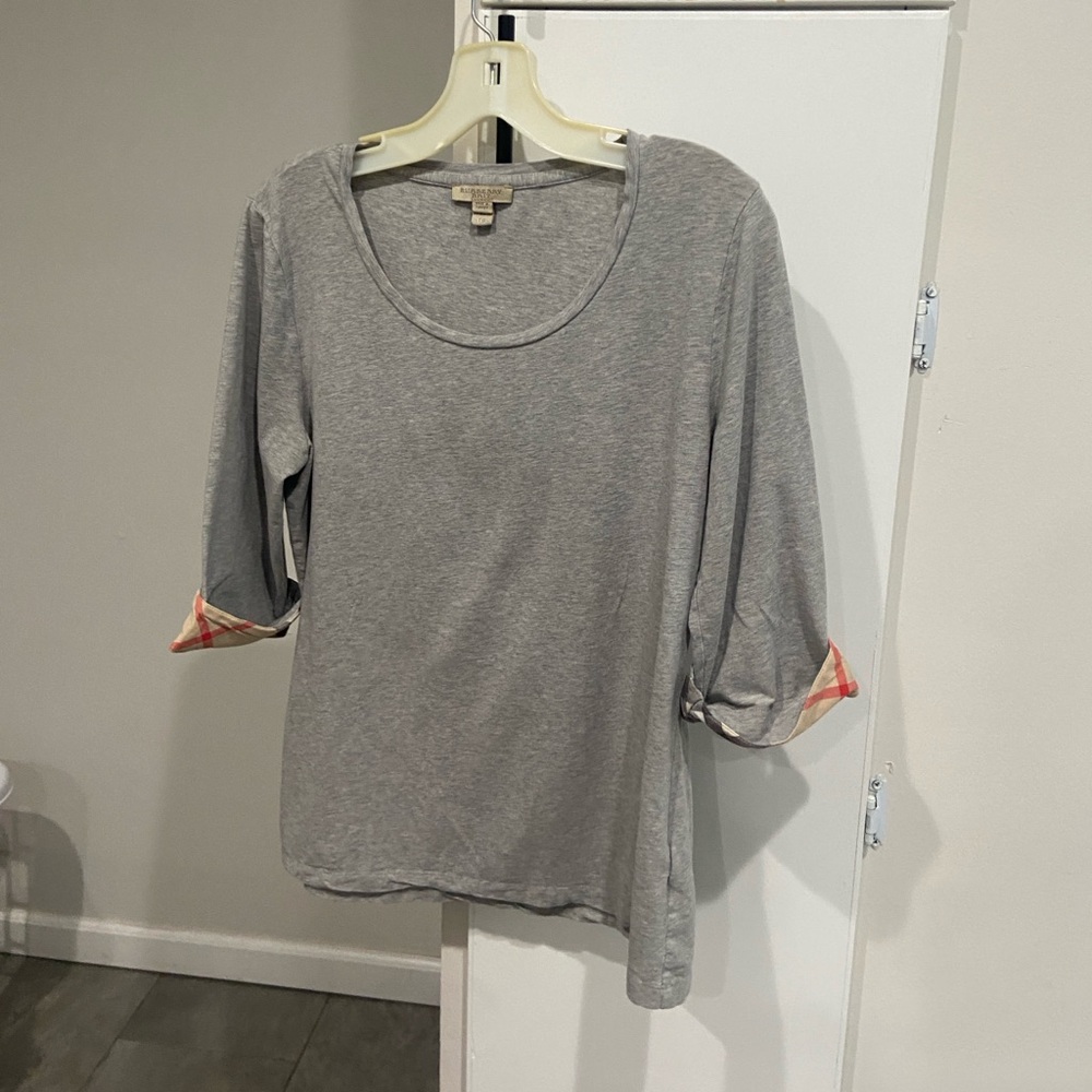 women’s gray burberry top